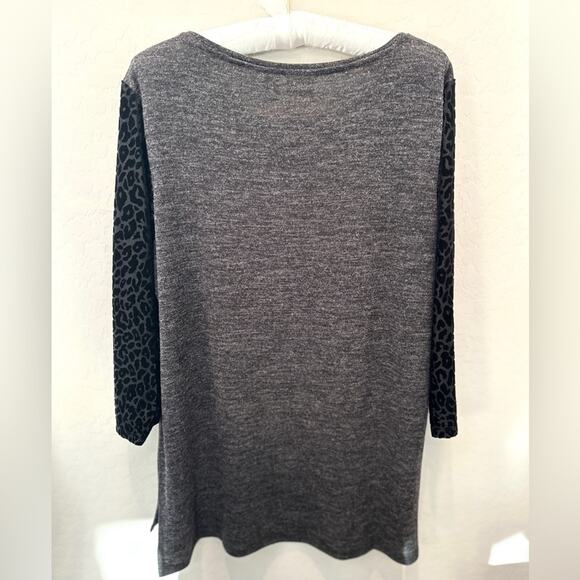 CHICO’S | Black Leopard Jacquard Knit Tunic Top | Size 2 Large - Picture 4 of 7